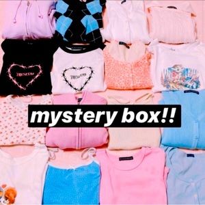 MYSTERY BOX 3-5+ items ⤵️